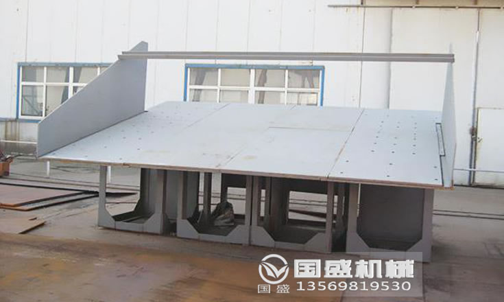 四臺(tái)板振動(dòng)放礦機(jī) 四臺(tái)板振動(dòng)放礦機(jī)