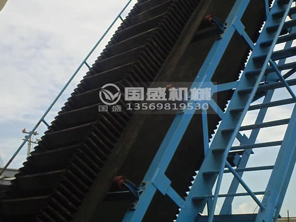 橡膠大傾角皮帶機 橡膠大傾角皮帶機